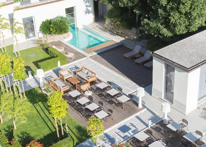 Palazzo Castri 1874Albergo